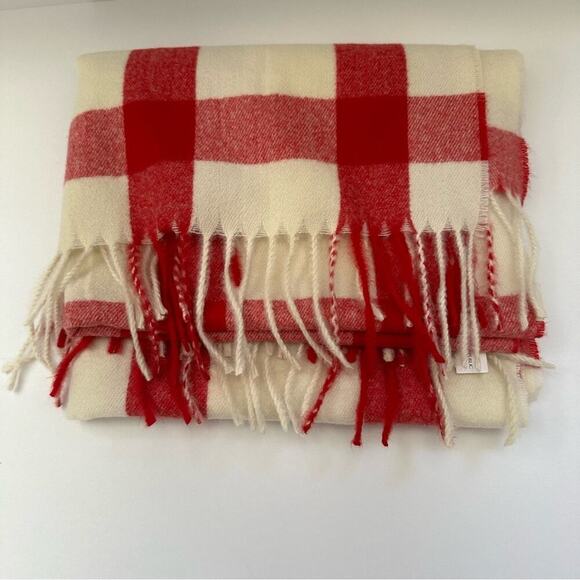 BR Buffalo Plaid Scarf NWT New Red and White Very Soft Fringe Hems - Picture 3 of 6